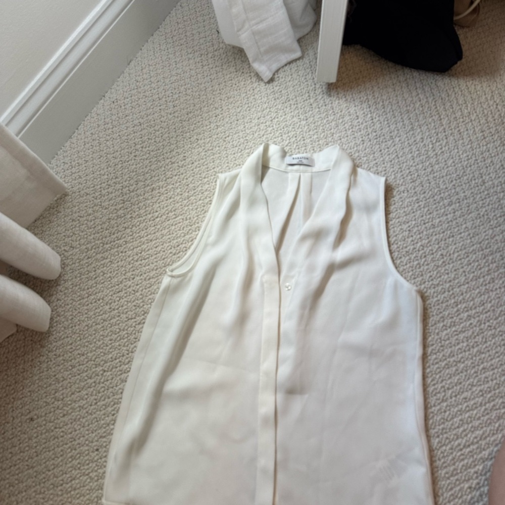 Aritzia Babaton Sleeveless White Blouse